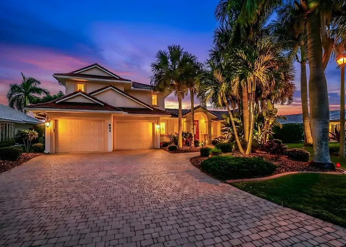Villa Hibiscus-Waterfront-Free Heated Pool-Dock-Bikes-Other Amenities