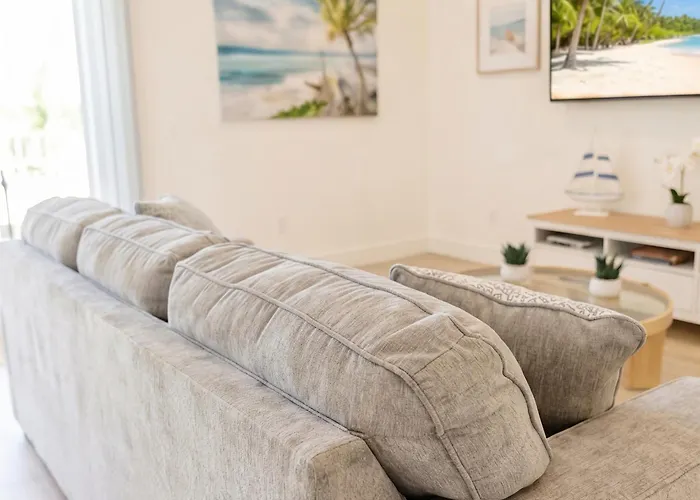 Golf Course Living At Its Best 3Br Luxury Stay